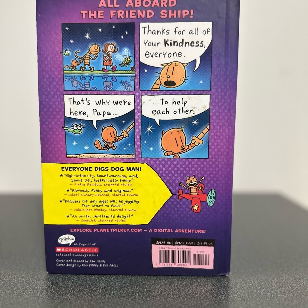 Dog Man 11: Twenty Thousand Fleas Under the Sea (the ... by Pilkey, Dav Hardback - Picture 2 of 7